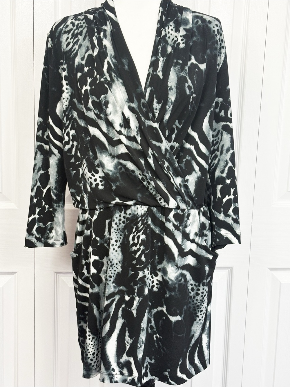 Chico's Black Mixed Animal Print Faux Wrap Tunic Mini Dress w/ Pockets Medium